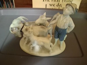 Gerald Porzellan, Baveria: West Germany Porcelain - GOAT HERDER #4901/2 Figurine - Picture 1 of 3