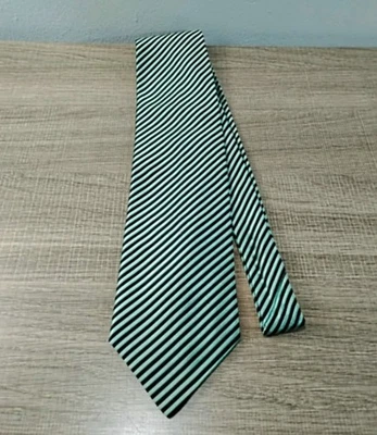 Gravata Fratelli Moda Feita na Itália 100% Seda Verde Perfeito Listra Preta NOVO Designer - Imagem 1 de 4