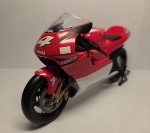MINICHAMPS 1:12 YAMAHA YZR 500 MAX BIAGGI #4 2000 - Bild 1 von 11