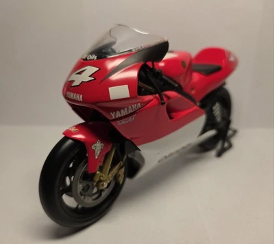 MINICHAMPS 1:12 YAMAHA YZR 500 MAX BIAGGI #4 2000 - Bild 1 von 4