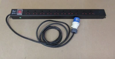 10-Way Vertical Cabinet UK Power Distribution Unit 13A 250VAC 50/60Hz - Image 1 of 3