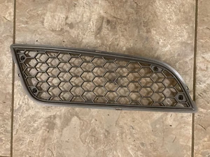 2001-2005 Pontiac Montana GRILLE INNER RIGHT GM 10310168 - Bild 1 von 4