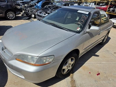 Used Speedometer Gauge fits: 1999 Honda Accord 3.0L cluster Sdn Grade A - Image 1 of 4