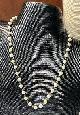 Модное ожерелье бледно-зеленый/белый золотой тон связанные бусины искусственного жемчуга лот 61A - Изображение 1 из 3