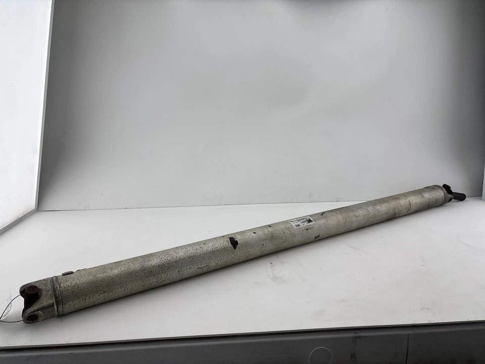 1999-2007 Chevrolet Silverado 1500 Rear Driveshaft Drive Shaft OEM - Image 1 of 4