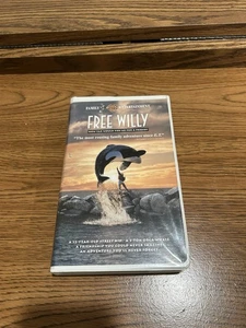 VHS Free Willy 1993 - Picture 1 of 2