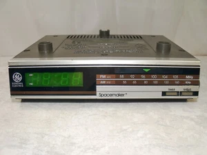Vintage General Electric GE Spacemaker Model 7-4221A Digital Clock Radio - Picture 1 of 9