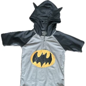Boys Batman Rashguard swim shirt, size 4 - Picture 1 of 5