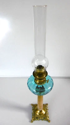 ancienne lampe a petrole bronze /onyx /verre bleu - Photo 1/4