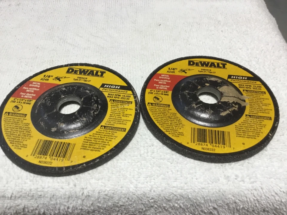 DEWALT DW4419 Metal Grinding Wheel 4 X 1/4"