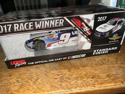 Camaro autografiado William Byron #9 Liberty University Indy Win 2017 1:24 Foto 1 de 2