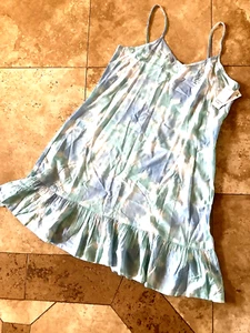 NWR SZ LRG CROWN & IVY RUFFLE HEM V-NECK RET$58. DEEP RUFFLE HEM AQUA,BLU WHT GO - Foto 1 di 6