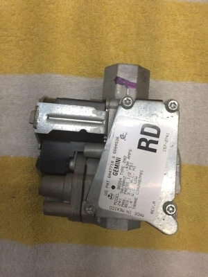White Rodgers GEMINI 36G22 202 Furnace Gas Valve free shipping - Image 1 of 3