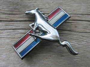 Vintage 1968 Ford Mustang Car Horse Side Emblem C8ZB-16C228-C Logo Symbol - Picture 1 of 5