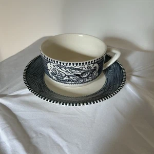 Vintage Royal China Dinnerware USA Currier Ives Blue White Cup And Saucer - Picture 1 of 5