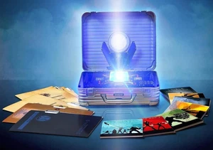 Marvel Cinematic Universe: Phase One Avengers Assembled Blu-ray Tesseract Box - Bild 1 von 23
