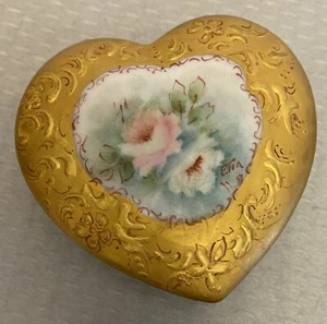 Caja baratija corazón porcelana pintada a mano vintage rosas borde dorado pesado firmada - Imagen 1 de 7