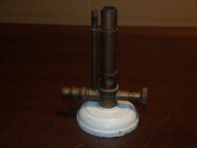 Ancien bec bunsen de laboratoire SFA ( Laiton et socle fonte 13 cm de haut ) - Photo 1/4