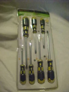 Pittsburgh 7 Pc. Comfort Grip Screwdriver Set With Magnetic Tips Model 61655 - Picture 1 of 10