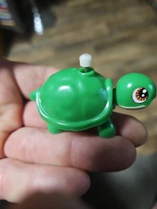 Vintage TOMY 1977 Schildkröte Aufziehspielzeug Sammlerstück "Seen In Baby Einstein Video" - Bild 1 von 5