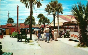 THE HANGOUT, PANAMA CIY BEACH, FLORIDA, VINTAGE POSTCARD - Picture 1 of 2