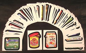 2013 Topps Wacky Packages ANS11 Serie 11 conjunto básico completo de 55 pegatinas casi nuevo+ - Imagen 1 de 2