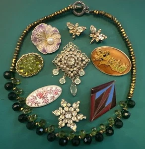 LOTTO GIOIELLI VINTAGE SPILLA SPILLA COLLANA STRASS SMALTO FIGURA Collezione - Foto 1 di 11
