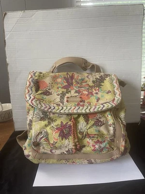 Mochila floral Sakroots, mucho almacenamiento, buen estado talla grande  Foto 1 de 4