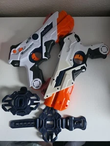 NERF Laser Ops Pro Alpha Point Laser Blaster Gun Hasbro funktionstüchtig mit Armbändern - Bild 1 von 3