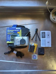 HP PhotoSmart 620 2.1 MP Digital Camera Silver Vintage + Extras! Not Tested  - Picture 1 of 6