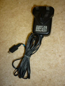 MOTOROLA RZR V3 & V3i FMP5190B AC POWER SUPPLY SPN5190B UK PLUG 5V 550mA - Picture 1 of 3