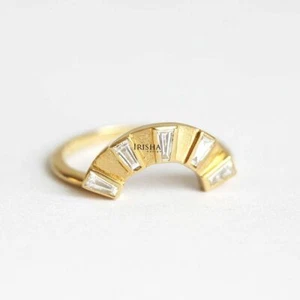 ANILLO DE BODAS APILABLE DISEÑO CÓNICO Y BAGUETTE DE DIAMANTES DE 0,28 QUILATES EN ORO DE 14K - Imagen 1 de 5