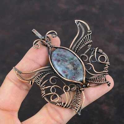 Colgante único de mariposa envuelto en alambre de piedra de cianita azul rubí joyería cobre Foto 1 de 4