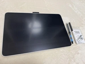 Wacom One DTH134W4D 13 Touch Pen Display & Dr.Grip Set Used - Picture 1 of 6