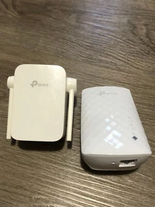 LOT of (2) TP-Link Wi-Fi Range Extender TL-WA855RE and RE220 (J1) - Picture 1 of 6