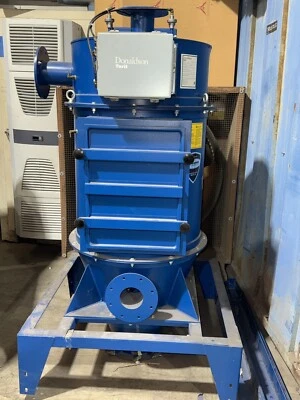 Donaldson Torit TD-162 / TD 162 / Dust Collector With Stand And Legs - Image 1 of 4