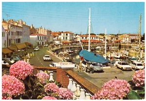 Citroen DS Taxi, Peugeot 504 AT Le Port, Saint Martin-de-Re, Ile de Re, France - Picture 1 of 3