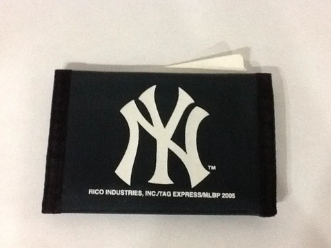 New York Yankees nylon wallet by Rico Cover