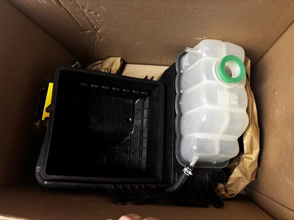 Ford F150 2012-2014 filtro de aire caja depósito de refrigerante OEM BL34 9A612 NUEVO Foto 1 de 3