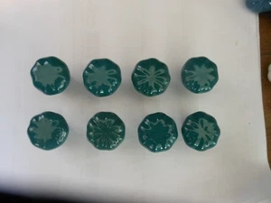 8 neue Porzellan Jäger grün geriffelt Pilz Schrank Knöpfe von GH Home - Bild 1 von 4