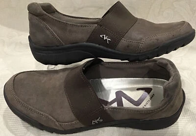 Zapatos deportivos Anne Klein para mujer marrón gamuza banda elástica sin cordones talla 6,5 Foto 1 de 4