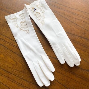 Vintage NEW Deadstock Kid Skin White Lace Accent Wedding Gloves 7 - Picture 1 of 6