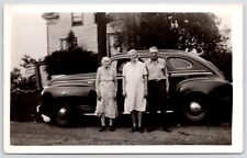 c1940s Plymouth~Country side Family~Classic Car~VTG Black & White Photo