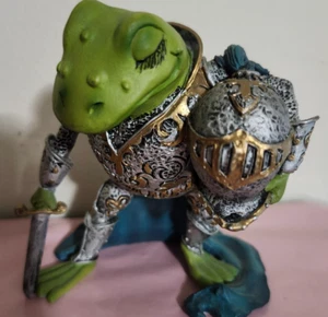 FROG-KNIGHT OF THE LILY PAD -CAMELOT SCULPTURE COLLECTION! 1996 & DAILY SHIP - Picture 1 of 7