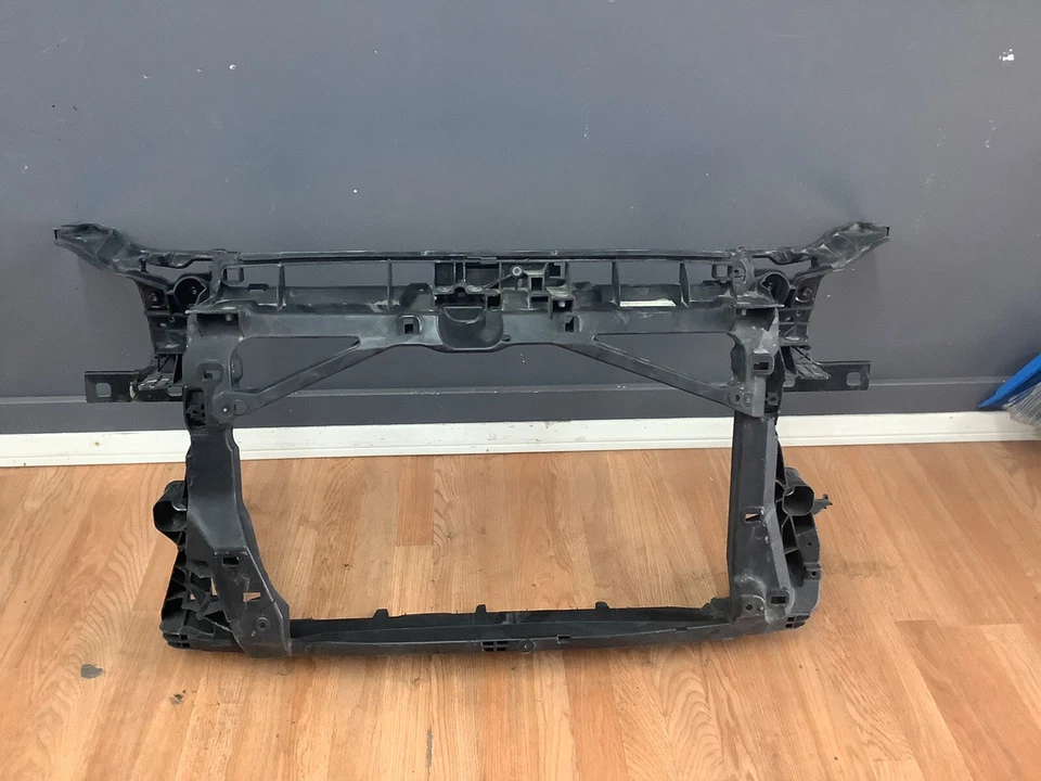 AUDI A3 S3 2013 2014 2015 2016 SOPORTE RADIADOR Foto 1 de 4