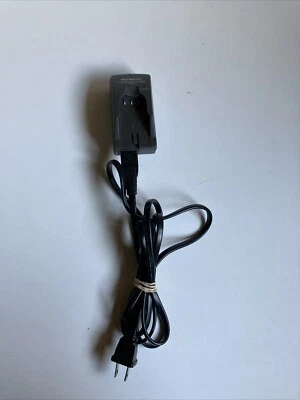 Cargador de batería de iones de litio original Olympus LI-10C 4,2 V 700 mA con cable de alimentación OEM Foto 1 de 4