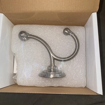 Gancho para bata de terraza Ginger 2611/SN London níquel satinado Foto 1 de 4