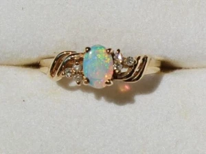 Vintage 9ct Gold natural Australian Opal ring - UK J - Picture 1 of 9