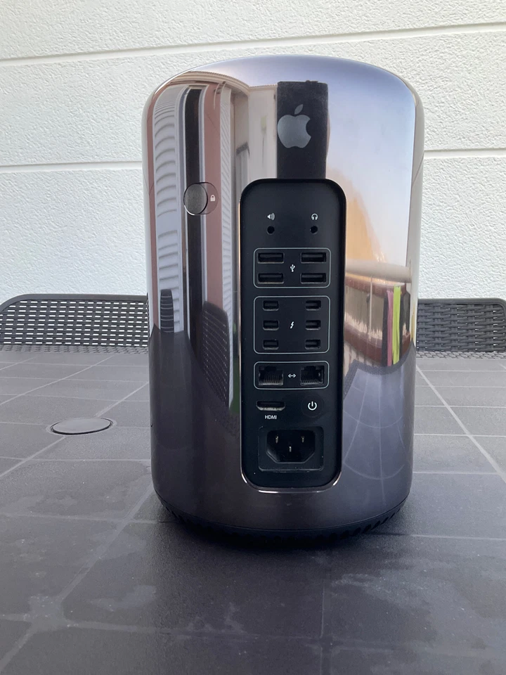 Mac Pro 2013 - 12 Cores - 64GB RAM - 512SSD WD Black - Mac OS Sequoia 15.1 - Imagen 1 de 4