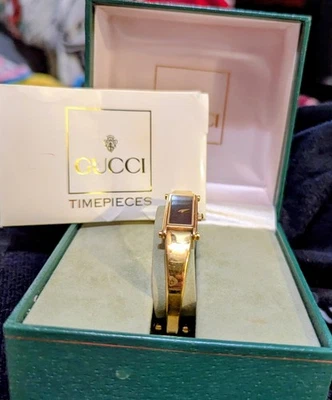 RELOJ BRAZALETE VINTAGE GUCCI 1500 CUARZO CHAPADO EN ORO DAMAS Foto 1 de 4